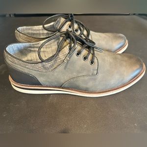 Only worn a few times great condition men’s tie shoes